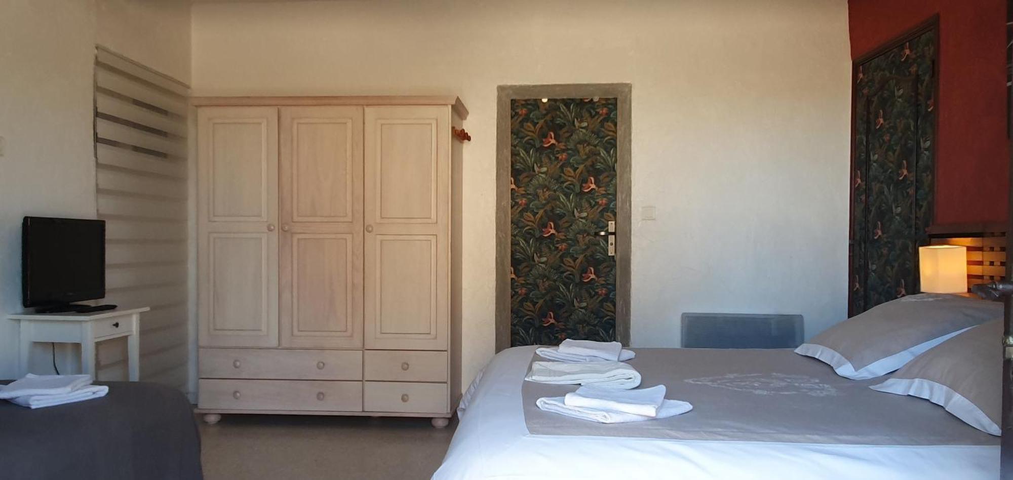 Le Jardin D'Ivana Chambres D'Hotes B&B Avec Piscine Chauffee Oppède Exteriér fotografie