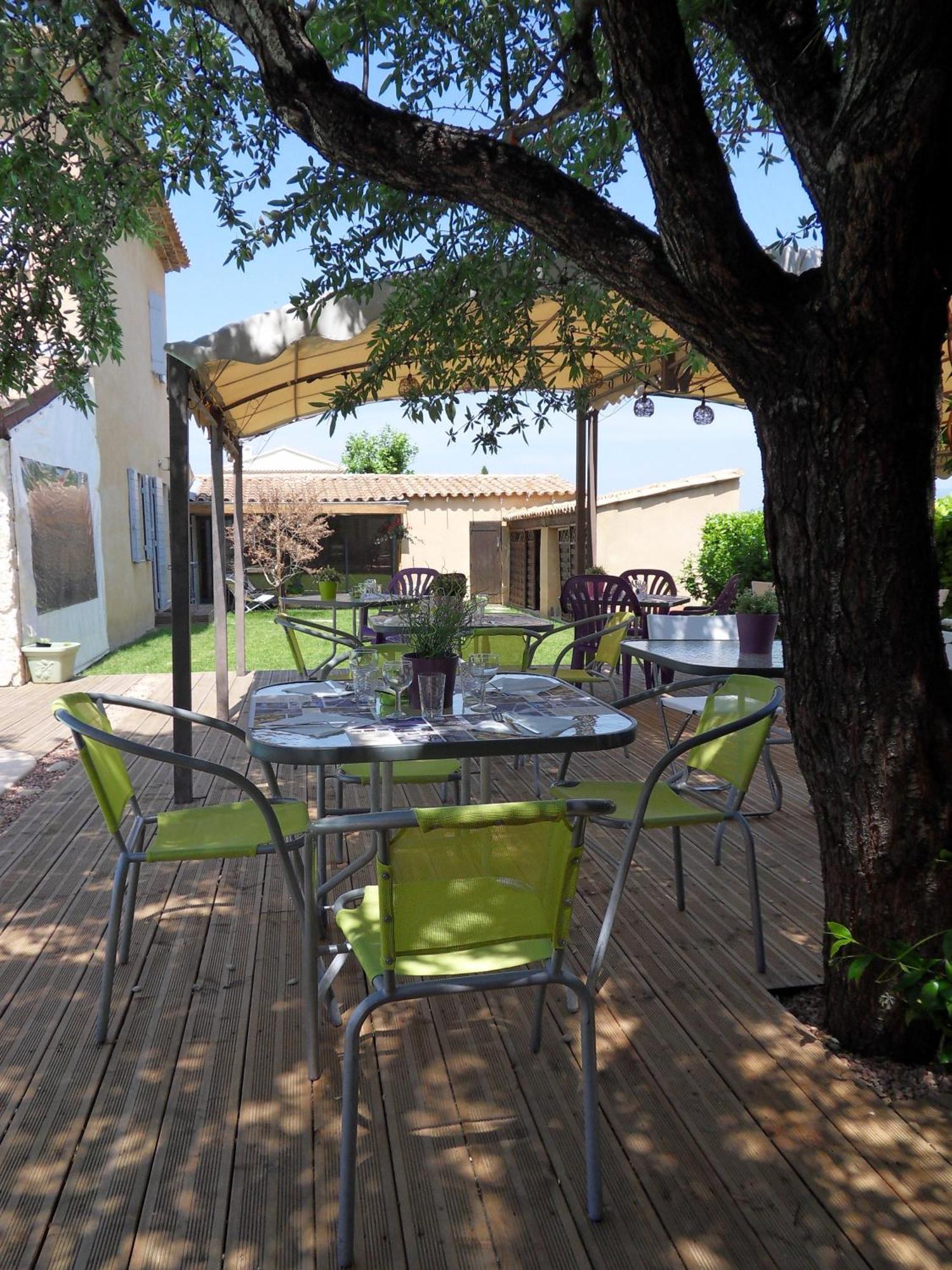 Le Jardin D'Ivana Chambres D'Hotes B&B Avec Piscine Chauffee Oppède Exteriér fotografie