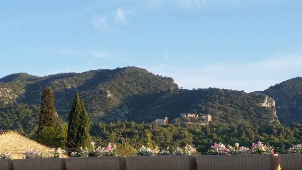 Le Jardin D'Ivana Chambres D'Hotes B&B Avec Piscine Chauffee Oppède Exteriér fotografie